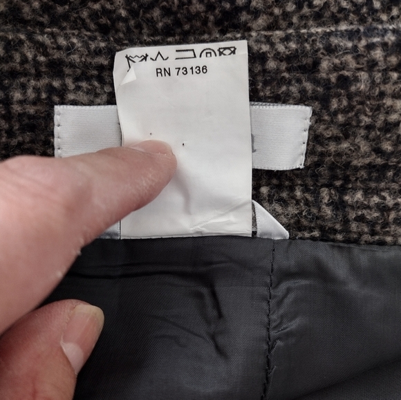 MaxMara women's high waisted wool blend pencil skirt. EUC. Size 10 (US). - Picture 9 of 12